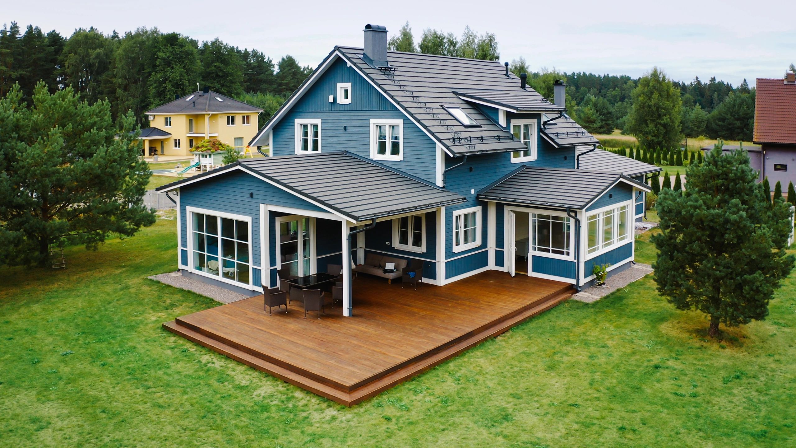 New Custom Build large single family home in